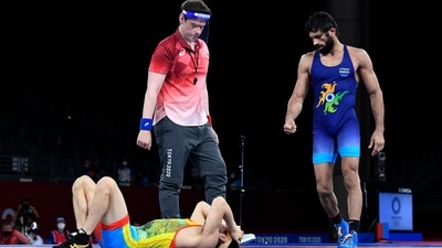 Tokyo 2020 Olympics - Wrestling - Freestyle - Men's 57kg - Semifinal - Makuhari Messe Hall A, Chiba, Japan - August 4, 2021. Nurislam Sanayev of Kazakhstan reacts after losing against Ravi Kumar of India REUTERS/Piroschka Van De Wouw (REUTERS)