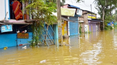 Panchayat Minister Subrata Mukherjee visited the flood-hit areas of Ghatal in Paschim Medinipur district on July 3. (ANI) Panchayat Minister Subrata Mukherjee visited the flood-hit areas of Ghatal in Paschim Medinipur district on July 3. (ANI)