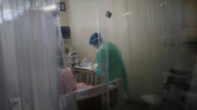 Tokyo reported 4,166 new cases on Wednesday, an all-time high since the pandemic began early last year. (Reuters file photo)