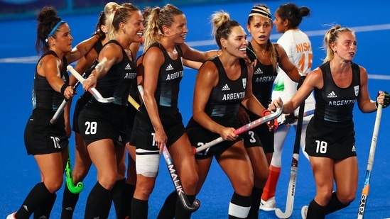 Tokyo 2020 Olympics - Hockey - Women - Semifinal - Argentina v India - Oi Hockey Stadium, Tokyo, Japan - August 4, 2021. Noel Barrionuevo of Argentina celebrates with teammates after scoring. REUTERS/Hamad I Mohammed(REUTERS)