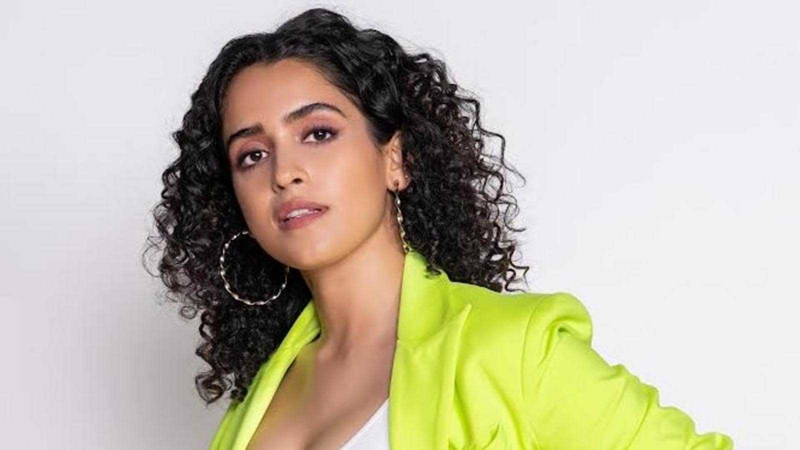 Sanya Malhotra ditches the meat; confesses she is falling in love with ...