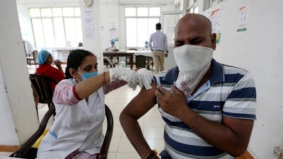 Muraleedharan said there is no multilateral protocol related to travel currently for people who have been vaccinated against Covid-19. (HT FIle)