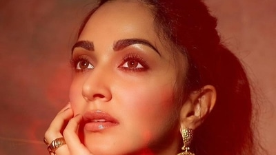 Kiara Advani exuded a mix of style and comfort and looked sensuous yet effortless and cool look as she grabbed all the spotlight in the blazer and skirt combo. (Instagram/kiaraaliaadvani)
