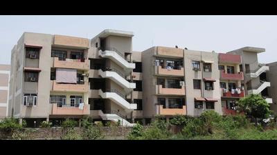 The units were available in Sectors 38 (West), 49, 51 and 63. The last date for submission of e-bids was August 4 and the bids were opened on Thursday. A total of 30 e-bids were received for the 12 dwelling units sold. (HT Photo)