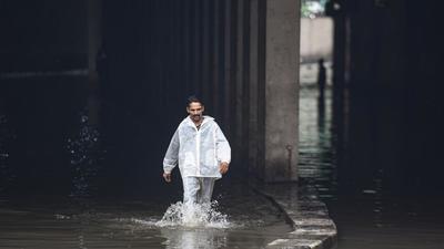 Waterlogging at an underpass after heavy rains in Yamuna Bazar, New Delhi, on August 1. Urban development minister Satyendar Jain chaired a meeting on waterlogging which was attended by senior officers of the PWD and flood and irrigation department Thursday. (Sanchit Khanna/HT PHOTO) Waterlogging at an underpass after heavy rains in Yamuna Bazar, New Delhi, on August 1. Urban development minister Satyendar Jain chaired a meeting on waterlogging which was attended by senior officers of the PWD and flood and irrigation department Thursday. (Sanchit Khanna/HT PHOTO)