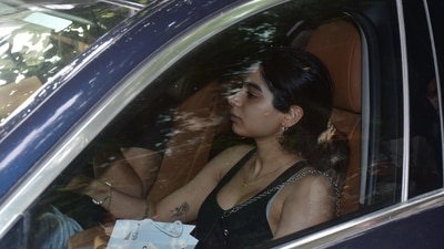 Khushi Kapoor seen in her car. Khushi Kapoor seen in her car.