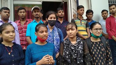 Students protest outside a school in Patna on Thursday (Santosh Kumar/HT photo) Students protest outside a school in Patna on Thursday (Santosh Kumar/HT photo)