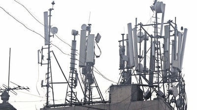 As per the last available report, there are a total of 5189 towers, of which 3995 are registered, 1194 are in the process of completing formalities while 281 are sealed. (HT Photo)