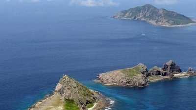 A group of disputed islands, Uotsuri island (top), Minamikojima (bottom) and Kitakojima, known as Senkaku in Japan and Diaoyu in China is seen in the East China Sea, in this photo taken by Kyodo. (File Photo / REUTERS) A group of disputed islands, Uotsuri island (top), Minamikojima (bottom) and Kitakojima, known as Senkaku in Japan and Diaoyu in China is seen in the East China Sea, in this photo taken by Kyodo. (File Photo / REUTERS)