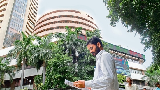 Sensex gains 123 points to close at 54,492; Nifty closes session at 16,294(MINT_PRINT) Sensex gains 123 points to close at 54,492; Nifty closes session at 16,294(MINT_PRINT)