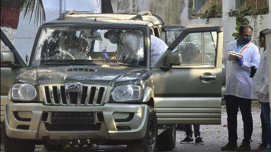 The explosives-laden SUV seized near industrialist Mukesh Ambani's residence Antilia. (HT FILE)