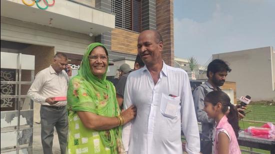 Surender Kumar’s parents at their Kurukshetra home. (Sourced)