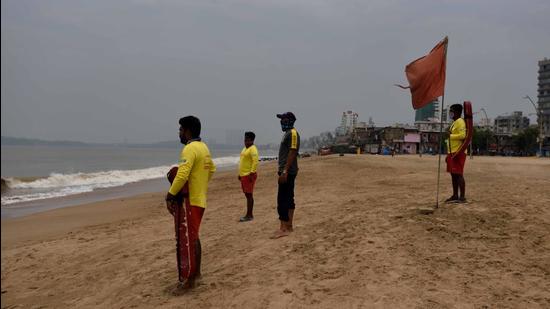 An elevated walkway is being constructed along Versova Beach and it set to be completed in the next three to four months. (HT FILE) An elevated walkway is being constructed along Versova Beach and it set to be completed in the next three to four months. (HT FILE)