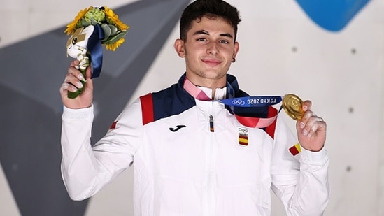 Tokyo 2020 Spain S Gines Lopez Wins First Olympic Gold Medal In Climbing Olympics Hindustan Times