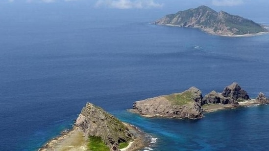 A group of disputed islands, Uotsuri island (top), Minamikojima (bottom) and Kitakojima, known as Senkaku in Japan and Diaoyu in China is seen in the East China Sea, in this photo taken by Kyodo. (File Photo / REUTERS) A group of disputed islands, Uotsuri island (top), Minamikojima (bottom) and Kitakojima, known as Senkaku in Japan and Diaoyu in China is seen in the East China Sea, in this photo taken by Kyodo. (File Photo / REUTERS)