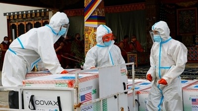 The United States is joining Germany, France and Israel in giving booster shots despite a plea by the World Health Organization to hold off until more people around the world can get their first shot. (Unicef via AP) The United States is joining Germany, France and Israel in giving booster shots despite a plea by the World Health Organization to hold off until more people around the world can get their first shot. (Unicef via AP)