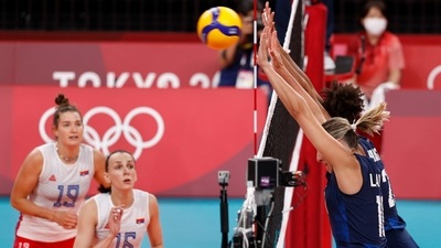 Tokyo 2020 Olympics - Volleyball - Women's Semifinal - Serbia v USA - Ariake Arena, Tokyo, Japan – August 6, 2021. Jordan Larson of the United States in action. REUTERS/Valentyn Ogirenko (REUTERS)