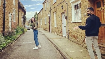 And Anushka is managing to do so while showing off her usual minimalistic aesthetic. She jokingly captioned this image, "Was just casually prancing around town. Running a hand through my hair. A fan spotted me. I obliged for a picture. He seemed happy . Anything for my fans!", jokingly referring to husband Virat Kohli. (Instagram) And Anushka is managing to do so while showing off her usual minimalistic aesthetic. She jokingly captioned this image, "Was just casually prancing around town. Running a hand through my hair. A fan spotted me. I obliged for a picture. He seemed happy . Anything for my fans!", jokingly referring to husband Virat Kohli. (Instagram)