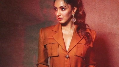 For one of the promotional events, Kiara opted for a rust colour blazer and skirt combo. (Instagram) For one of the promotional events, Kiara opted for a rust colour blazer and skirt combo. (Instagram)