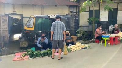 Roadside vegetable vendors at Vairengte market in Kolashib district of Mizoram. (Sourced) Roadside vegetable vendors at Vairengte market in Kolashib district of Mizoram. (Sourced)