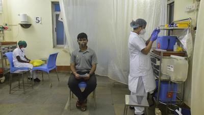 On Friday, 432 vaccination centres were operational in Mumbai. (Anshuman Poyrekar/HT PHOTO) On Friday, 432 vaccination centres were operational in Mumbai. (Anshuman Poyrekar/HT PHOTO)