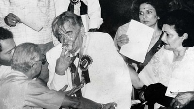Raj Kapoor was awarded by the President in his seat, away from the stage. Raj Kapoor was awarded by the President in his seat, away from the stage.