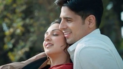 Sidharth Malhotra and Kiara Advani are rumoured to be in a relationship with each other. Sidharth Malhotra and Kiara Advani are rumoured to be in a relationship with each other.