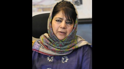 PDP chief Mehbooba Mufti tweeted that the Centre threatening shopkeepers is the latest confidence-building measure after firing of government employees on trivial grounds and denial of passports. (HT File)