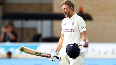 Joe Root scored his 21st Test century and played a vital role in England's 208-run lead over India. (Getty) Joe Root scored his 21st Test century and played a vital role in England's 208-run lead over India. (Getty)