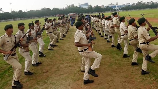 Jawans during the rehearsal for Independence Day function at Gandhi Maidan, in Patna, Bihar.(Santosh Kumar/Hindustan Times)