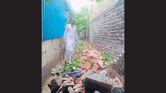 A massive fire had broken out at the multi-storey building of RT Woollen Mills in Industrial Area A of Ludhiana in May last year. (HT Photo)