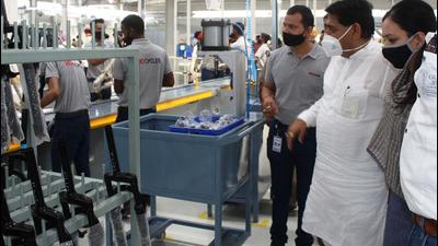 Punjab industries minister Sunder Sham Arora inaugurating the new plant of Hero Motors Company at Hi-Tech Cycle Valley, at Dhanansu village in Ludhiana in April this year. (HT file)