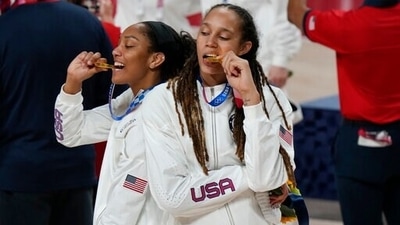 Tokyo Olympics-U.S. tops Tokyo medals table after late surge (AP) Tokyo Olympics-U.S. tops Tokyo medals table after late surge (AP)