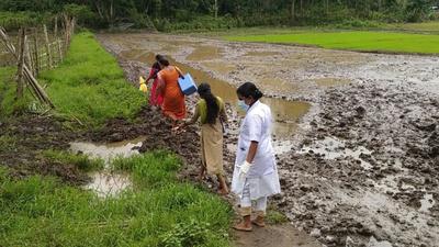 Health workers on their way to vaccinate villagers in tribal villages in Kerala. (HT PHOTO.) Health workers on their way to vaccinate villagers in tribal villages in Kerala. (HT PHOTO.)