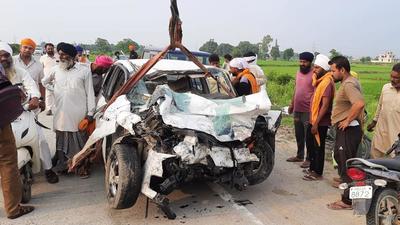 Near the Kadgill village in Tarn Taran, the driver of the Venue car lost control and careened on to the wrong side of the road divider and collided with the Verna. Four of the five men in the Verna car died. (HT Photo)