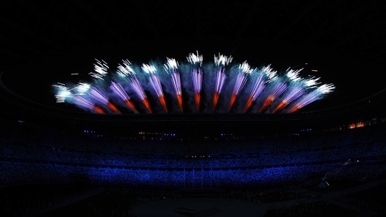 Tokyo 2020 Olympics - The Tokyo 2020 Olympics Closing Ceremony - Olympic Stadium, Tokyo, Japan - August 8, 2021. Fireworks explode at the end of the closing ceremony REUTERS/Jorge Silva(REUTERS)