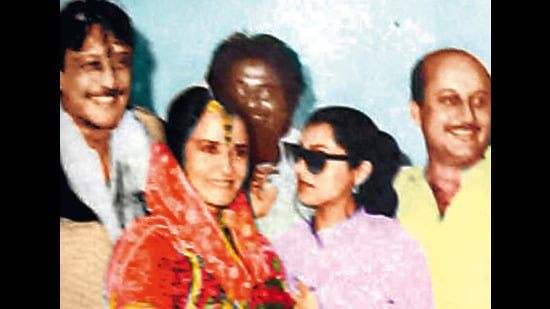 Jackie and Ayesha with guests Dimple Kapadia, Anupam Kher and Rajinikanth at their wedding Jackie and Ayesha with guests Dimple Kapadia, Anupam Kher and Rajinikanth at their wedding