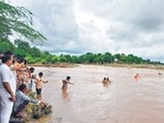 Indo-Tibetan Border Police (ITBP) conducts a rescue operation at a flood-affected area, in Shivpuri, Madhya Pradesh on August 4.(ANI) Indo-Tibetan Border Police (ITBP) conducts a rescue operation at a flood-affected area, in Shivpuri, Madhya Pradesh on August 4.(ANI)