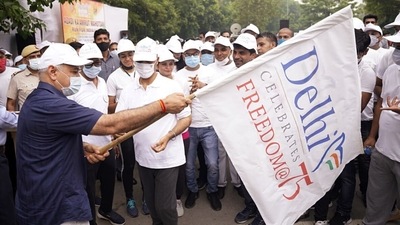 Manish Sisodia flag off to celebrate the 75th Independence Day celebrations, Azaadi Ka Amrit Mahotsav on Monday with the Run For Delhi@75 spot-run program, in New Delhi on Monday. (ANI)