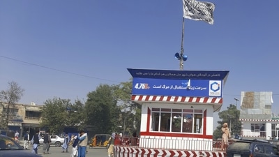 A Taliban flag flies in the main square of Kunduz city after fighting between Taliban and Afghan security forces, in Kunduz, Afghanistan. (AP Photo) A Taliban flag flies in the main square of Kunduz city after fighting between Taliban and Afghan security forces, in Kunduz, Afghanistan. (AP Photo)