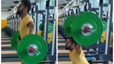 Virat Kohli (in frame) uploads workout video ahead of second India vs England Test, Afghanistan spinner Rashid Khan reacts- VIDEO (SCREENGRAB/TWITTER)