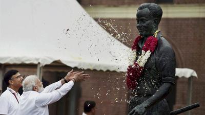 Prime Minister Narendra Modi pays floral tribute to Major Dhyan Chand. Prime Minister Narendra Modi on August 6 announced that the Rajiv Gandhi Khel Ratna Award, the country’s highest sporting honour, will be renamed after decorated Olympian Major Dhyan Chand. (PTI File) Prime Minister Narendra Modi pays floral tribute to Major Dhyan Chand. Prime Minister Narendra Modi on August 6 announced that the Rajiv Gandhi Khel Ratna Award, the country’s highest sporting honour, will be renamed after decorated Olympian Major Dhyan Chand. (PTI File)