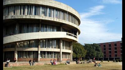 The election cell of Panjab University on Monday issued a notice asking voters to ensure that all Covid-19 protocols were followed at polling booths. (HT FILE PHOTO) The election cell of Panjab University on Monday issued a notice asking voters to ensure that all Covid-19 protocols were followed at polling booths. (HT FILE PHOTO)