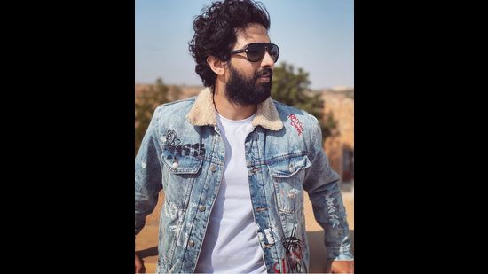 Amaal Mallik, composer-singer, recently unfollowed his fan clubs on Instagram.