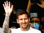 Messi arrives in France to join PSG from Barcelona Messi arrives in France to join PSG from Barcelona