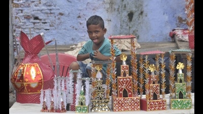 Tazia being sold in Lucknow’s Old City area ahead of Moharram. (Deepak Gupta/HT Photo) Tazia being sold in Lucknow’s Old City area ahead of Moharram. (Deepak Gupta/HT Photo)