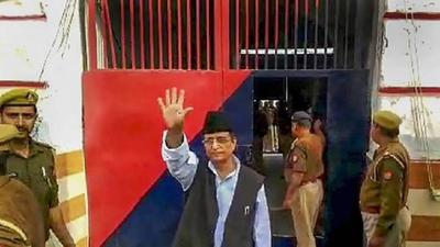 Samajwadi Party leader Azam Khan waves before being sent to judicial custody for allegedly faking Abdullah’s birth certificate, in Rampur on February 26, 2020. (PTI) Samajwadi Party leader Azam Khan waves before being sent to judicial custody for allegedly faking Abdullah’s birth certificate, in Rampur on February 26, 2020. (PTI)