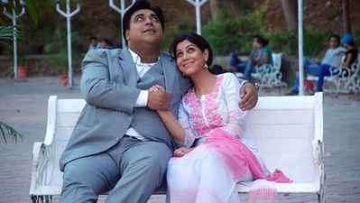 Bade Achhe Lagte Hain starred Ram Kapoor and Sakshi Tanwar in the lead roles. Bade Achhe Lagte Hain starred Ram Kapoor and Sakshi Tanwar in the lead roles.