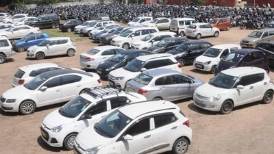 The impounded vehicles are kept in Burari, Dwarka and Sarai Kale Khan. (Representative Photo/HT) The impounded vehicles are kept in Burari, Dwarka and Sarai Kale Khan. (Representative Photo/HT)