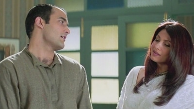 Akshaye Khanna and Dimple Kapadia in Dil Chahta Hai.
